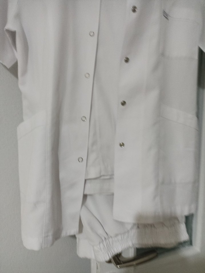 Düğmeli Kısa Kollu Keten Beyaz Kadın Gömlek - Görsel 3