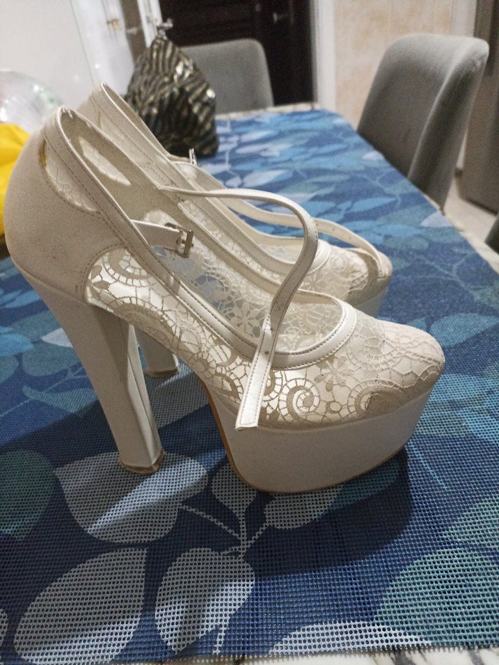 Dantel Detaylı Beyaz Platform Topuklu Kadıngelin Ayakkabı - Görsel 2