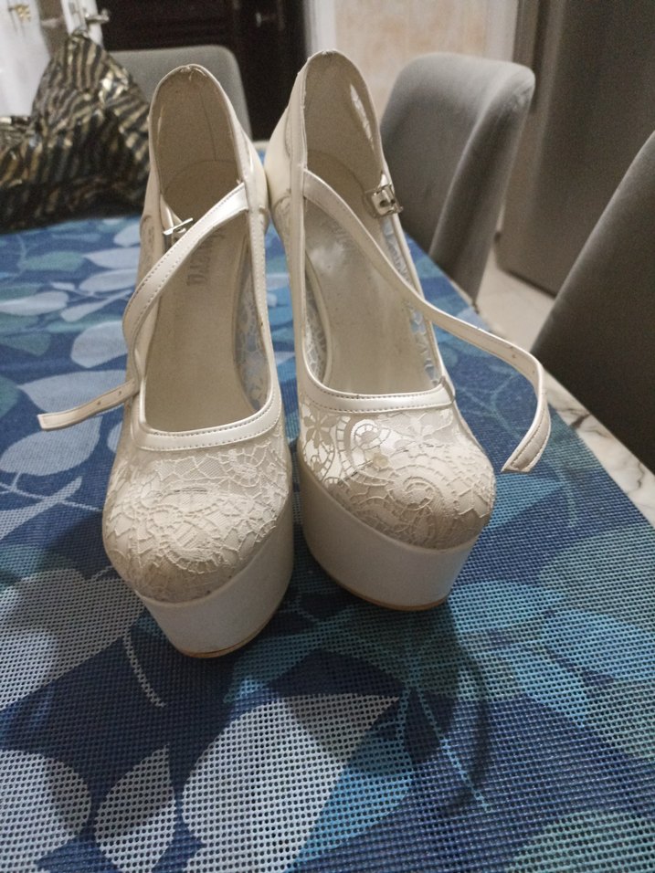 Dantel Detaylı Beyaz Platform Topuklu Kadıngelin Ayakkabı - Görsel 4