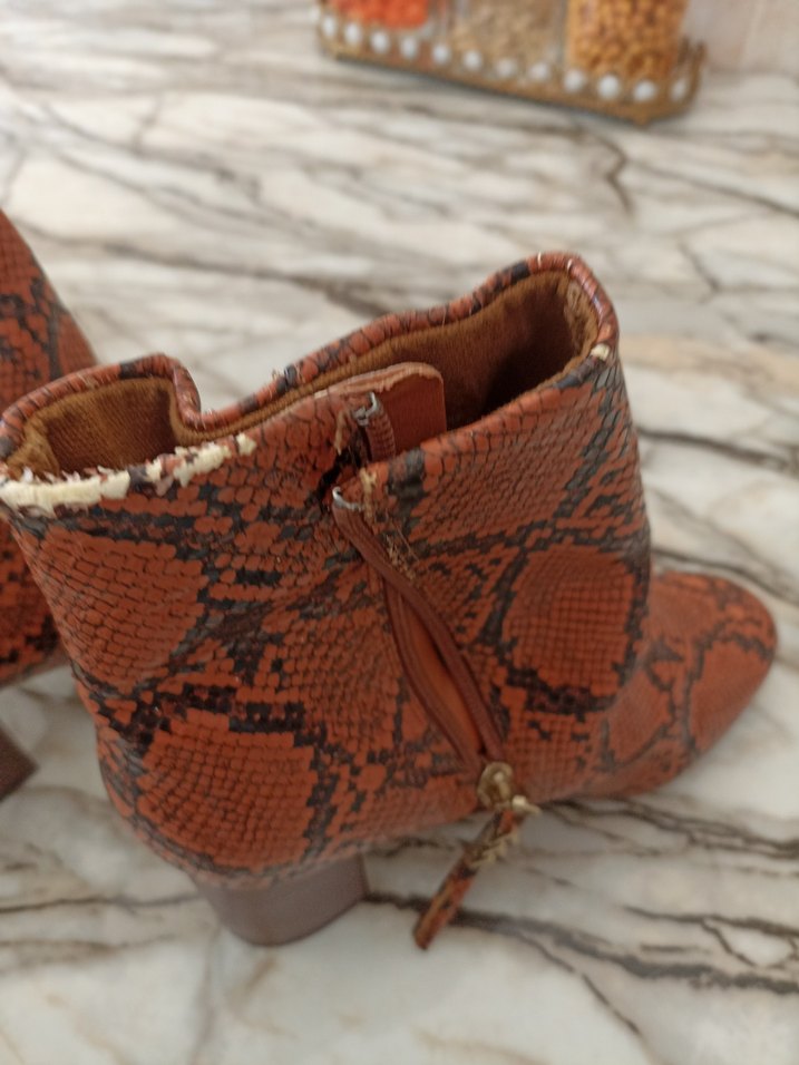 Kahverengi Deri Yılan Desenli Kadın Bot - Görsel 3