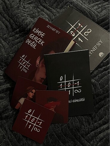 kimse gerçek değil set imzalı