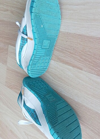 38,5 Beden beyaz Renk PUMA AYAKKABI