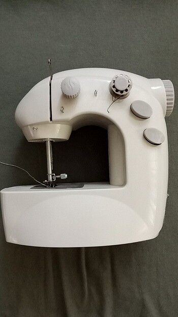 Yeni etiketli SEW WHIZ dikiş makinası