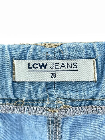 28 Beden mavi Renk LC Waikiki Jean / Kot Şort %70 İndirimli.