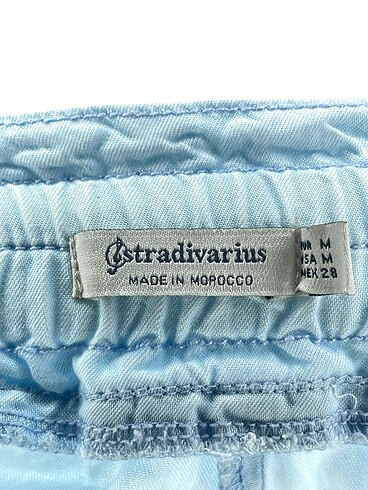 m Beden mavi Renk Stradivarius Mini Şort %70 İndirimli.