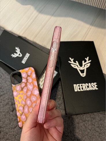 Diğer Deercase 2 adet iPhone 13 telefon kılıfı