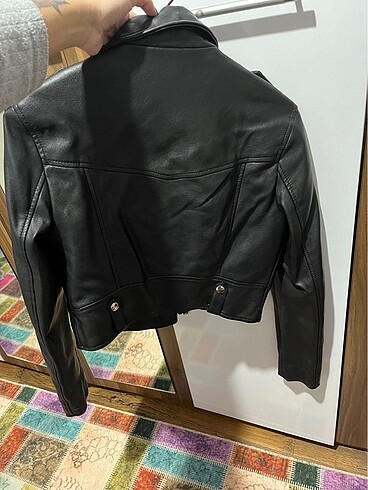 xs Beden siyah Renk bershka deri ceket