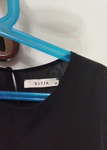 Siyah V Yakalı Kolsuz Midi Bluz - Görsel 4