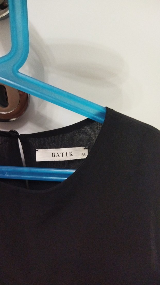 Siyah V Yakalı Kolsuz Midi Bluz - Görsel 4