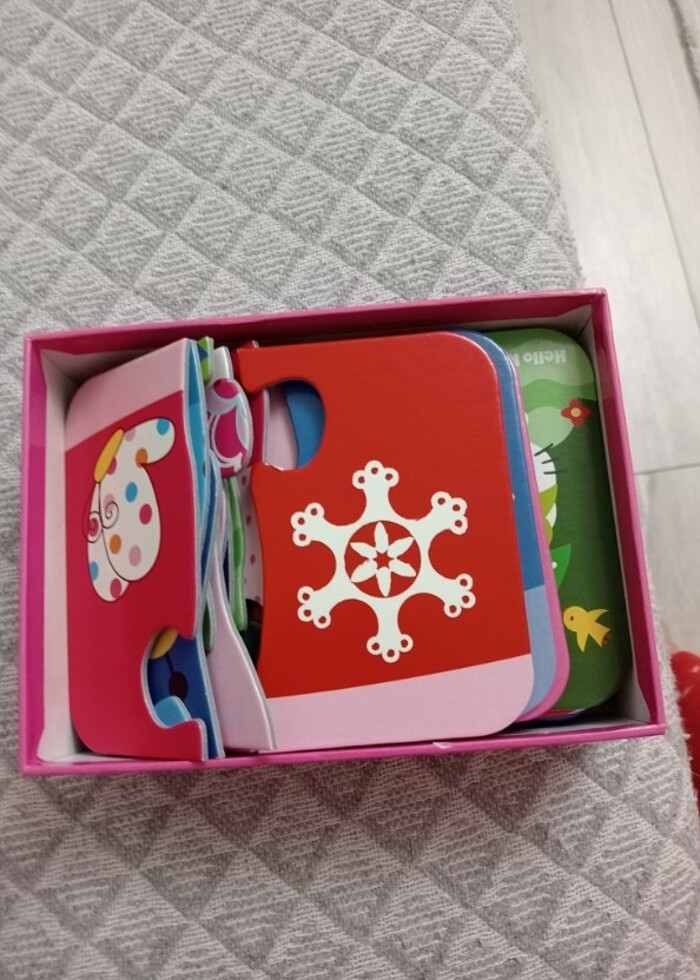 Hello Kitty Bulmacayı Tamamlıyorum Kutu Oyunu  - Görsel 2