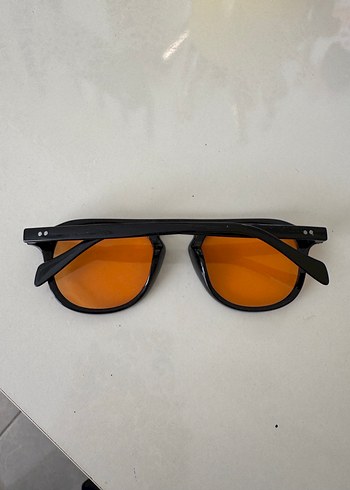 Bej Çerçeveli Minimalist Kadın Güneş Gözlüğü - Görsel 2