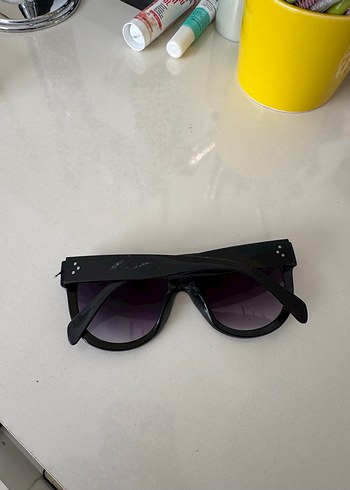 Siyah Minimalist Kadın Güneş Gözlüğü - Görsel 2