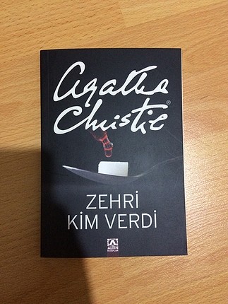 AGATHA CHRİSTİE