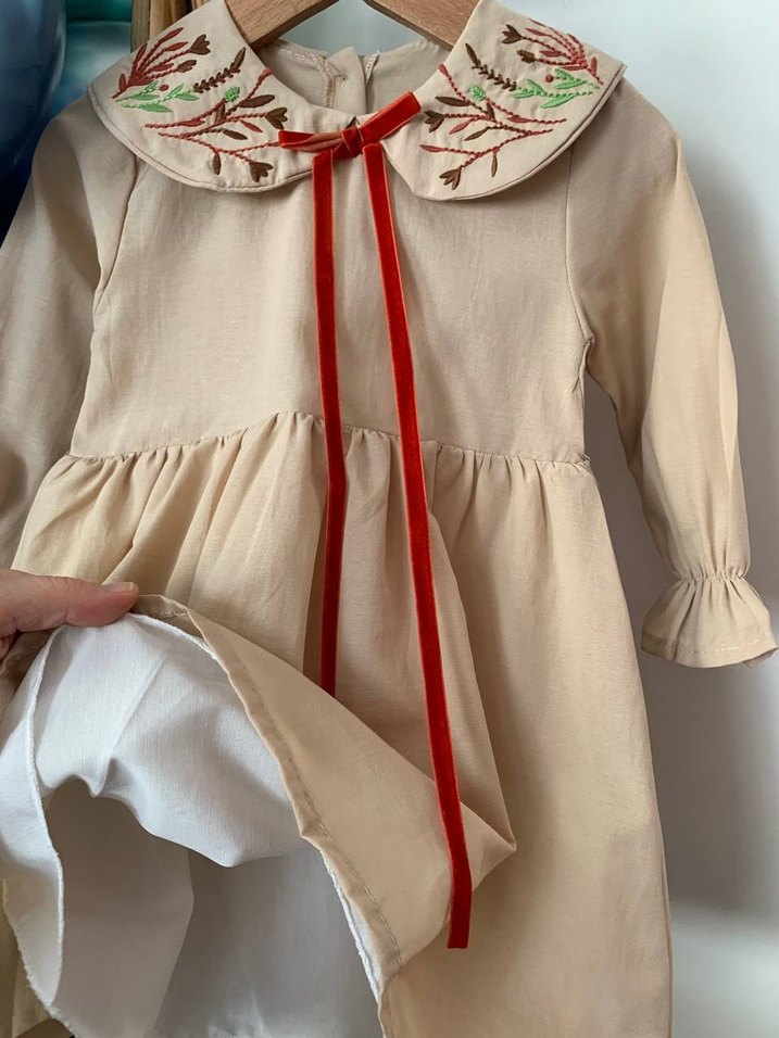 Kız Çocuk Bej Fırfırlı Uzun Kollu Elbise - Görsel 3