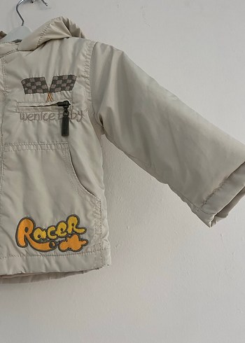 Gri Nakışlı Kapüşonlu Erkek Çocuk Ceketi - Görsel 3