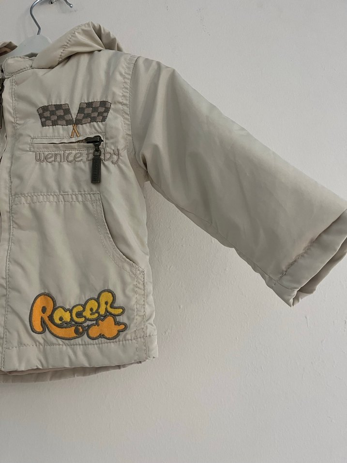 Gri Nakışlı Kapüşonlu Erkek Çocuk Ceketi - Görsel 3