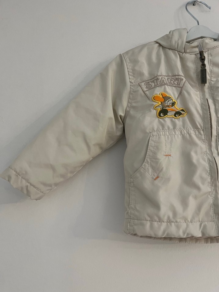 Gri Nakışlı Kapüşonlu Erkek Çocuk Ceketi - Görsel 2