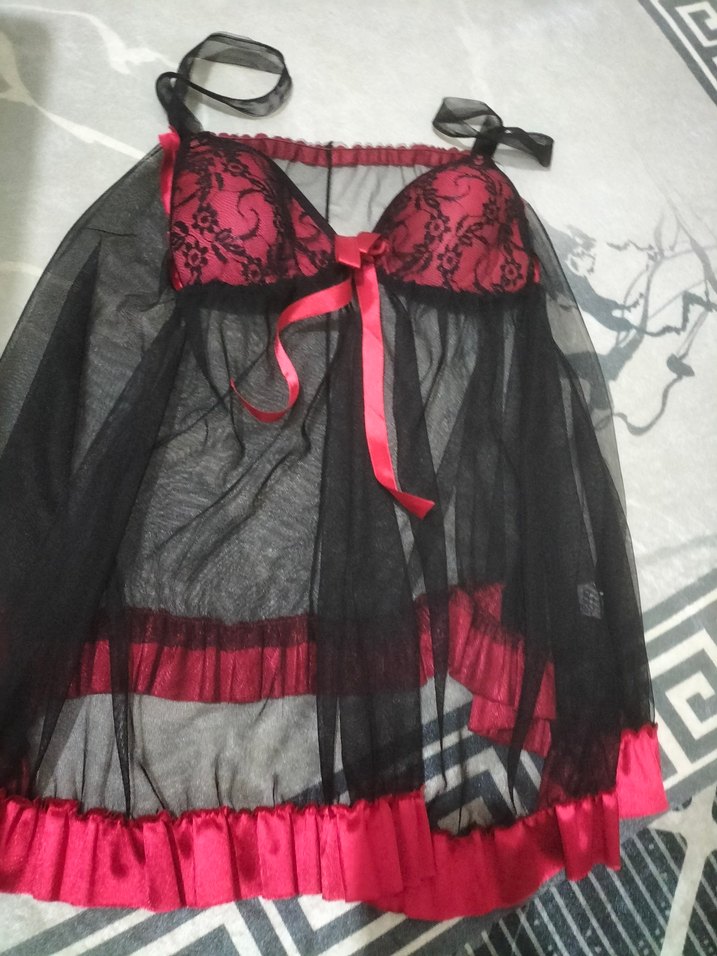 Kırmızı Siyah Nakışlı Gotik Gecelik - Görsel 2