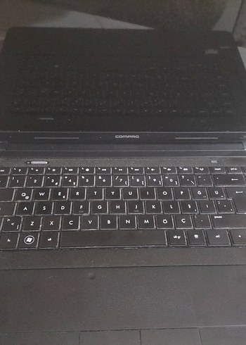 Siyah Compaq Dizüstü Bilgisayar - Görsel 2
