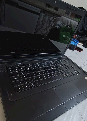 Siyah Compaq Dizüstü Bilgisayar - Görsel 5