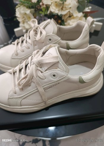 Beyaz Bağcıklı Kadın Spor Ayakkabı - Görsel 3