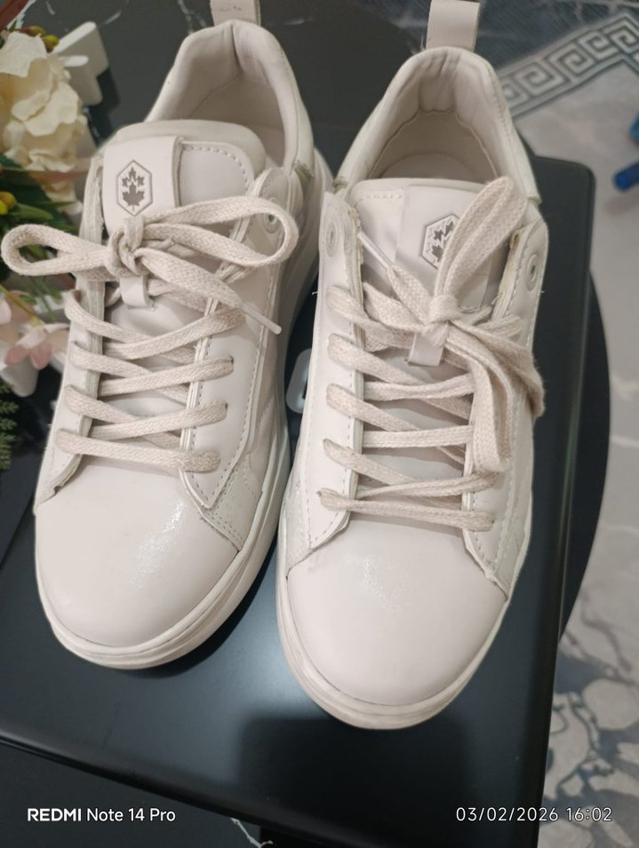 Beyaz Bağcıklı Kadın Spor Ayakkabı - Görsel 4