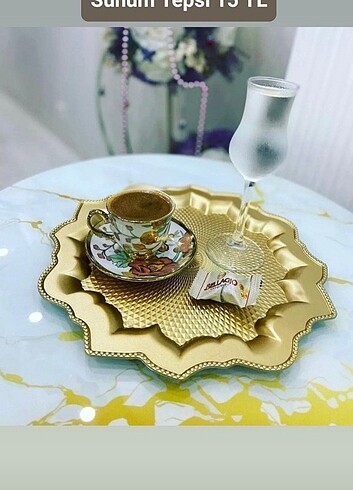 Kahve sunum tepsisi