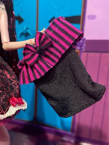 Monster High 2012 Mattel Monster High Sweet 1600 Draculaura