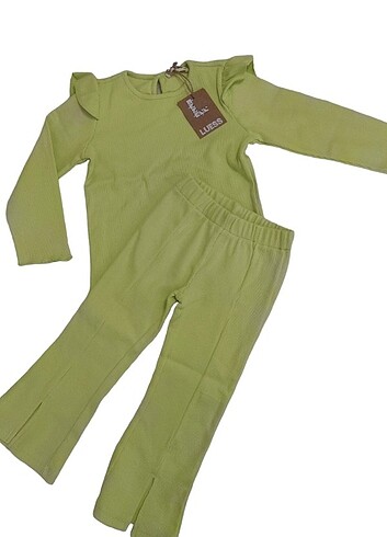 5 Yaş Beden yeşil Renk Fırflırlı Bluz Yırtmaç Detaylı Kız Çocuk Tayt Takım Fıstık Yeşil