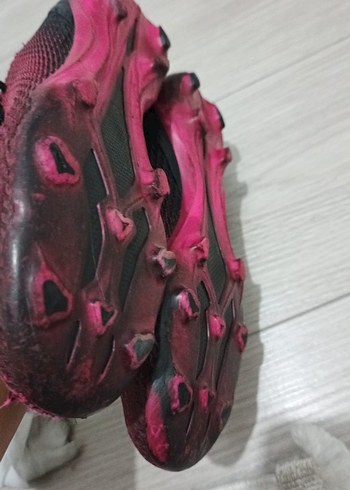 Kırmızı Bağcıklı Erkek Futbol Ayakkabısı - Görsel 3