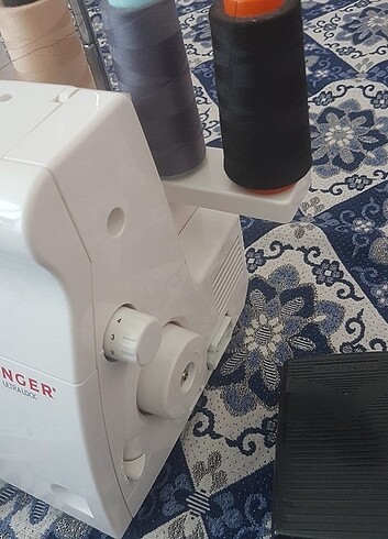  Beden beyaz Renk Singer overlok makinası