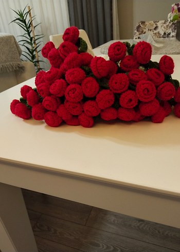 El Örgüsü Kırmızı Gül Buketi battaniye - Görsel 2