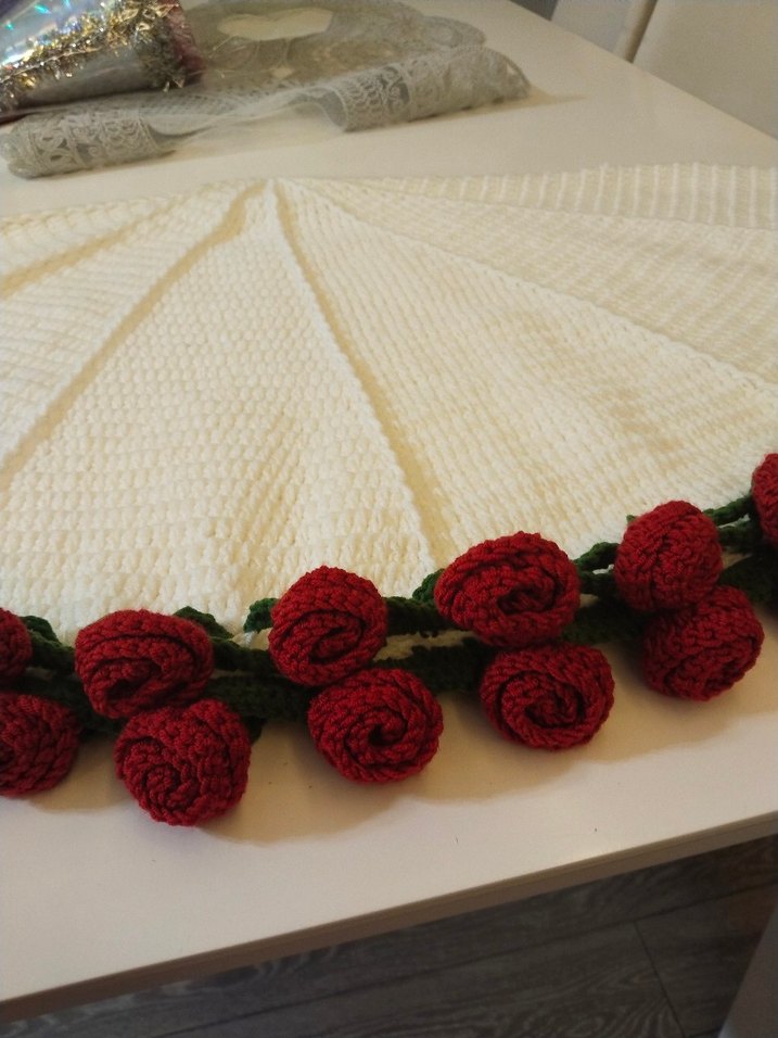 El Yapımı Kırmızı Örgü Güller Buketi - Görsel 4