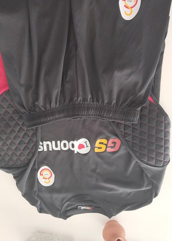 Siyah Baskılı Kısa Kollu Spor Forma - Görsel 5