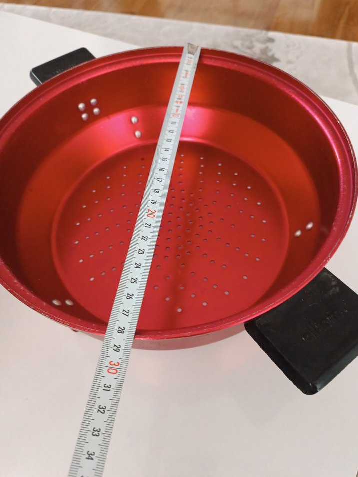 Kırmızı Renkli Delikli Tencere - Görsel 5
