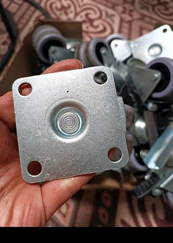 Gri Tekerlekli Mobilya Tekerlekleri - Görsel 2