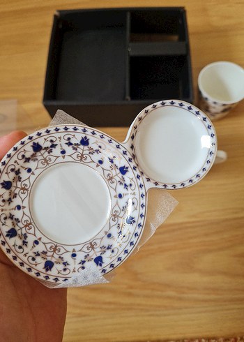 Beden Mavi Çiçek Desenli Fincan ve Tabak Seti