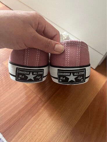 Diğer Gül kurusu converse