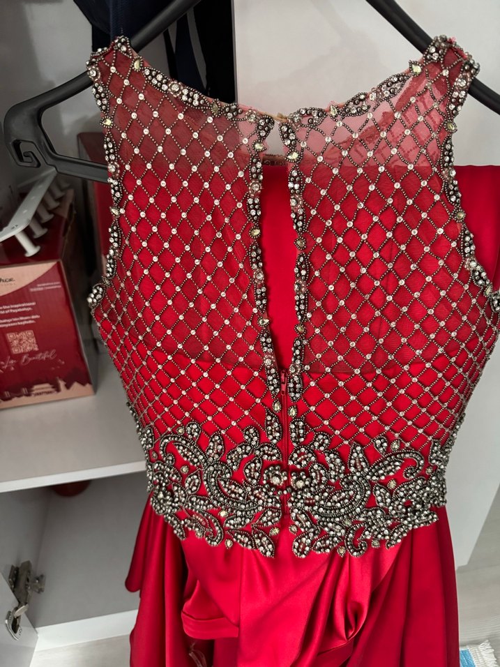 İnci İşlemeli Kırmızı Uzun Abiye Elbise - Görsel 4