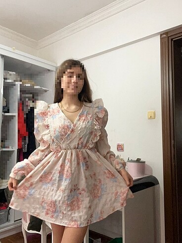 s Beden Elbise Çiçekli elbise Fırfır detaylı elbise