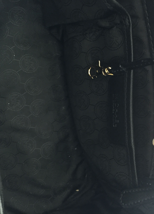 Michael Kors gold zımbalı siyah çanta