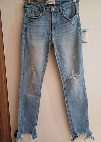 Zara Denim Normal Boy Yırtık Kot Pantolon