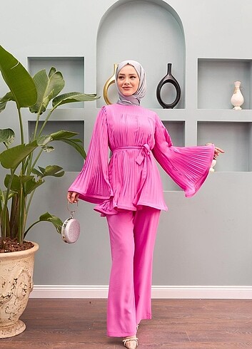 Pembe Tesettür takım
