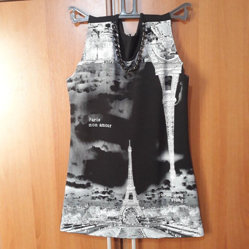 Zincir Detaylı Paris Temalı taşlı siyah sıfır kol tunik - Görsel 2