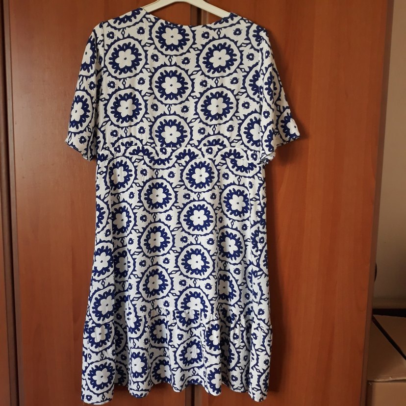 viskon penye  V Yaka Düğmeli Midi Elbise - Görsel 2