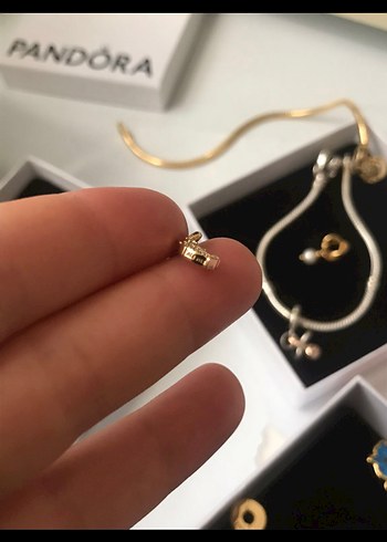 Altın Zincir Detaylı Mini Çapa Charm - Görsel 6