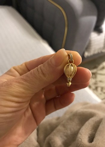 Boncuk İşlemeli Altın Renkli Kadın Charm - Görsel 3