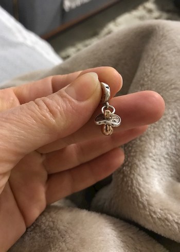 Düğmeli Bej Kadın Charm - Görsel 4