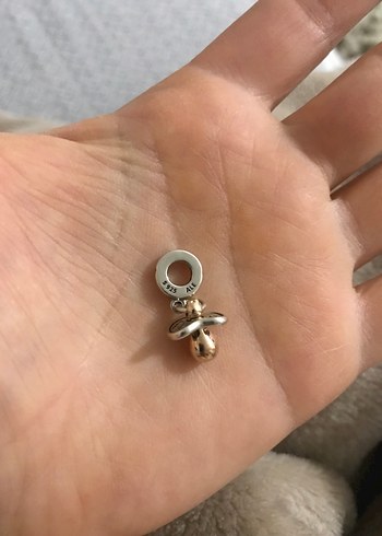 Düğmeli Bej Kadın Charm - Görsel 12