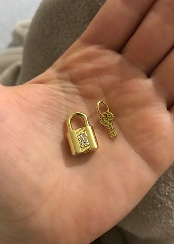 Zincir Detaylı Altın Renkli Kadın Bileklik - Görsel 12